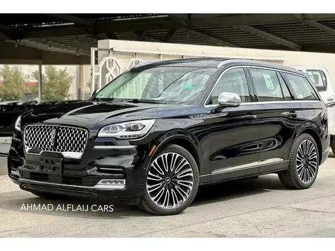 Discover undefined undefined Exterior Interior Images.Find all aspects and details of cars.