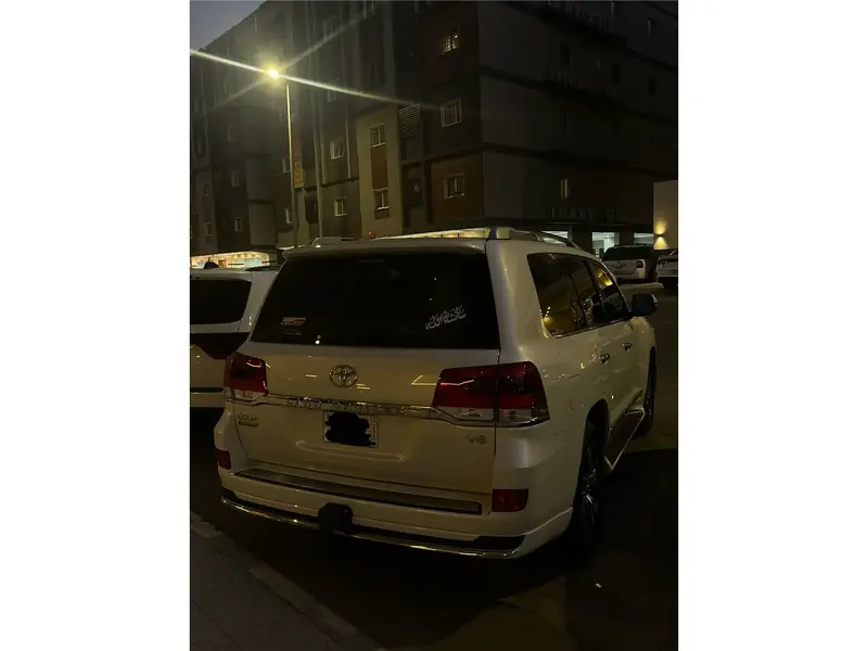 Toyota Land Cruiser Wagon 2020