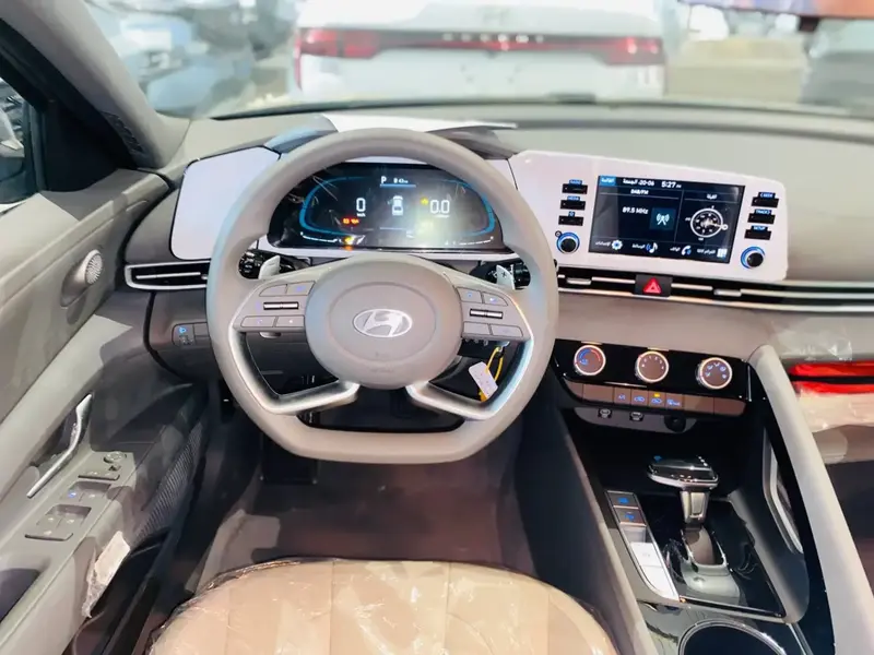 Hyundai Elantra 2025