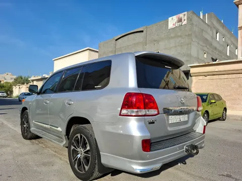 Discover undefined undefined Exterior Interior Images.Find all aspects and details of cars.
