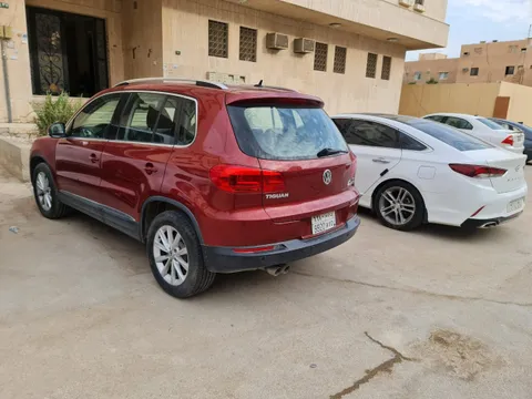 Discover undefined undefined Exterior Interior Images.Find all aspects and details of cars.