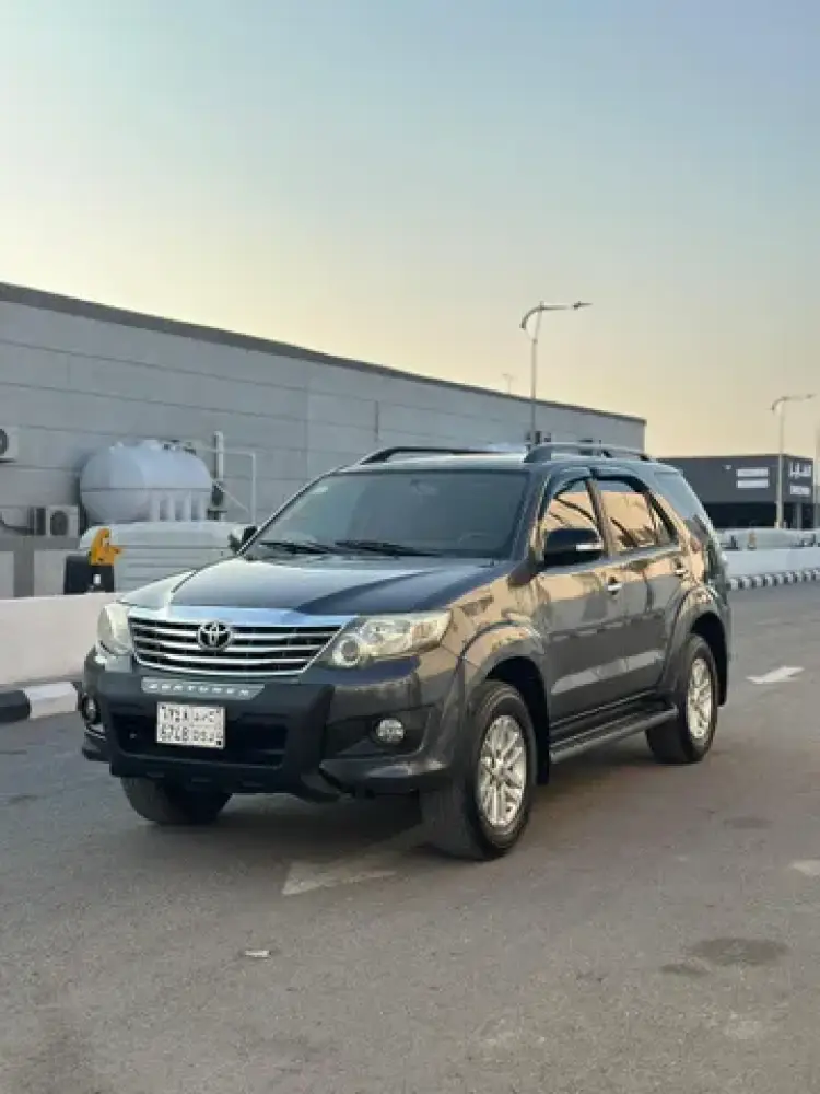 toyota toyota-fortuner image Toyota Fortuner 2014