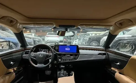 New Lexus ES 350 2024