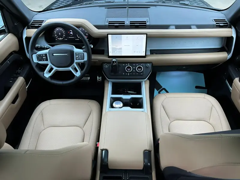Land Rover Defender 2025