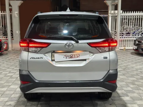 Discover undefined undefined Exterior Interior Images.Find all aspects and details of cars.