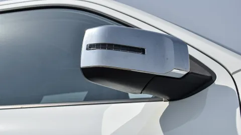 Discover undefined undefined Exterior Interior Images.Find all aspects and details of cars.
