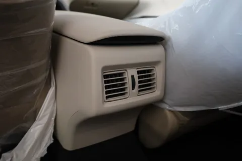 Discover undefined undefined Exterior Interior Images.Find all aspects and details of cars.