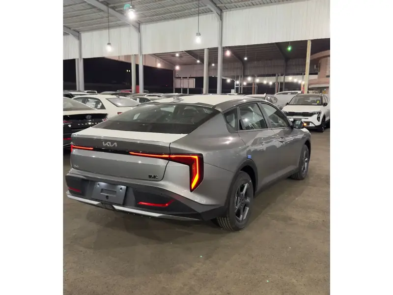 Discover undefined undefined Exterior Interior Images.Find all aspects and details of cars.