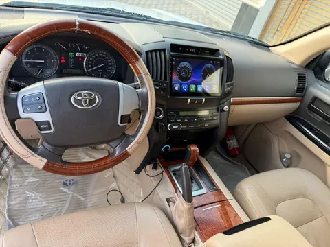 Discover undefined undefined Exterior Interior Images.Find all aspects and details of cars.