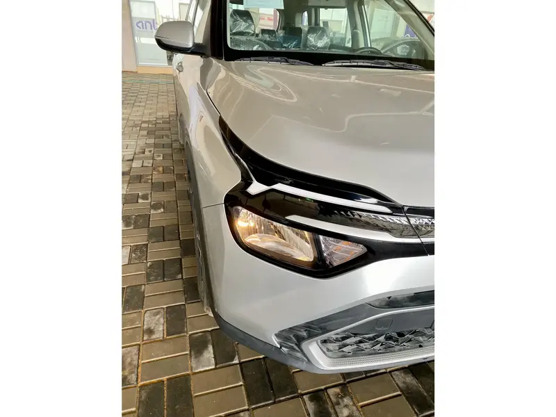 Discover undefined undefined Exterior Interior Images.Find all aspects and details of cars.