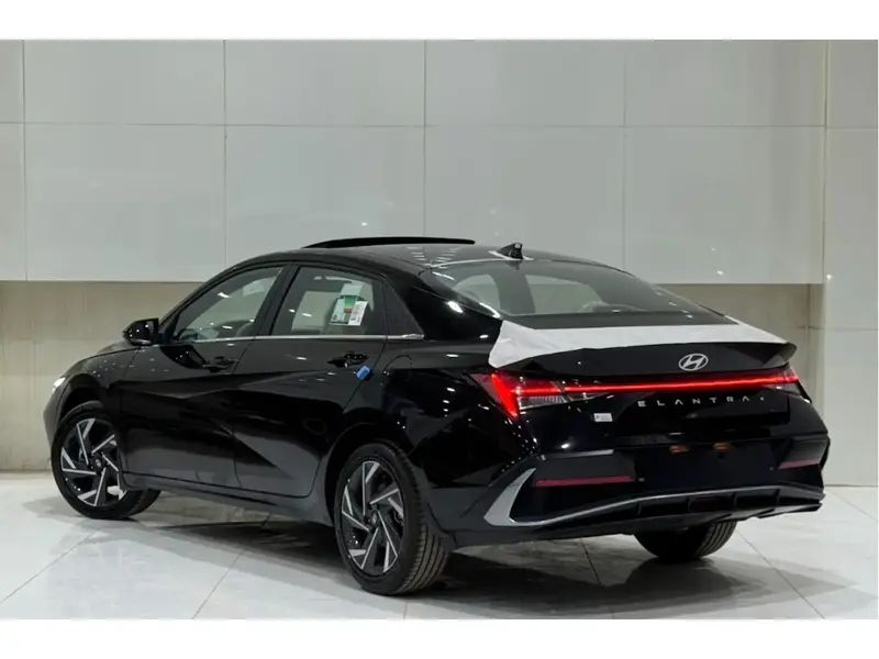 Hyundai Elantra 2025