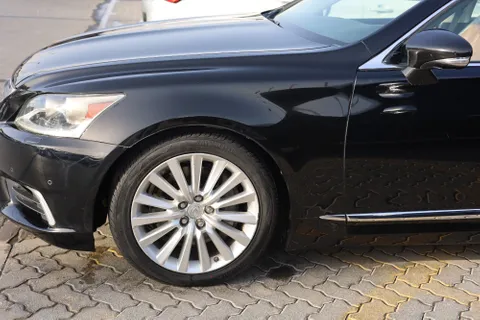 Lexus LS 460 4 door 4.6L SWB 2014