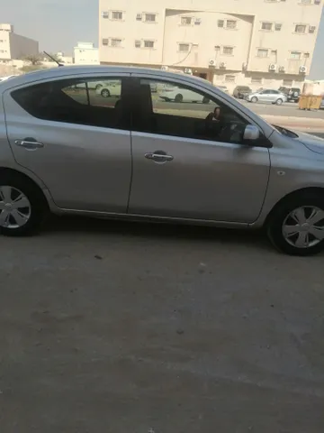 Nissan Sunny 2015