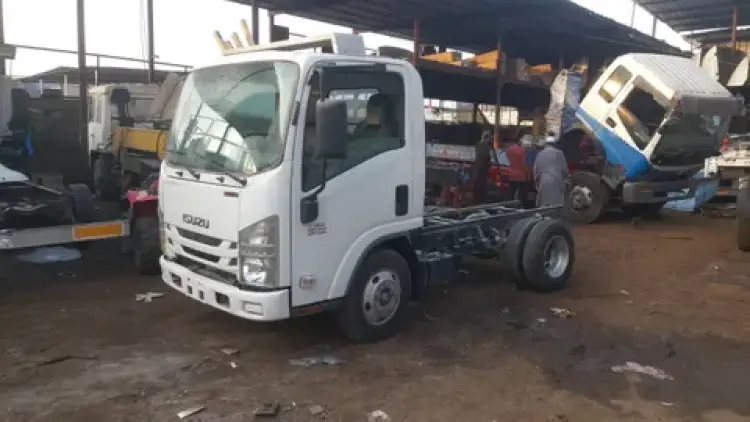 isuzu isuzu-npr image New Isuzu NPR 2020