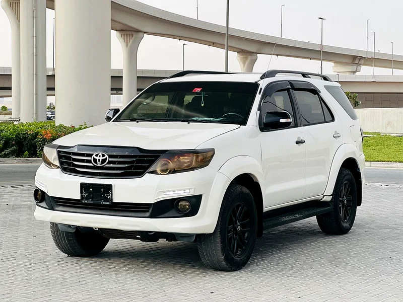 تويوتا فورتونر 2015