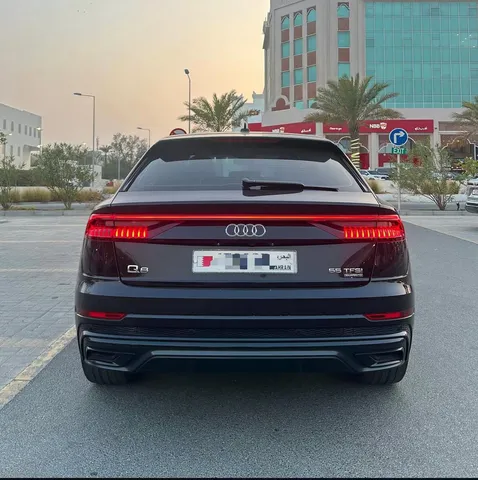 Audi Q8 55 TFSI quattro 340 HP 2021
