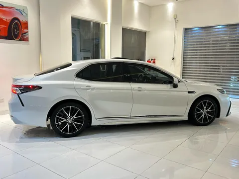 Discover undefined undefined Exterior Interior Images.Find all aspects and details of cars.