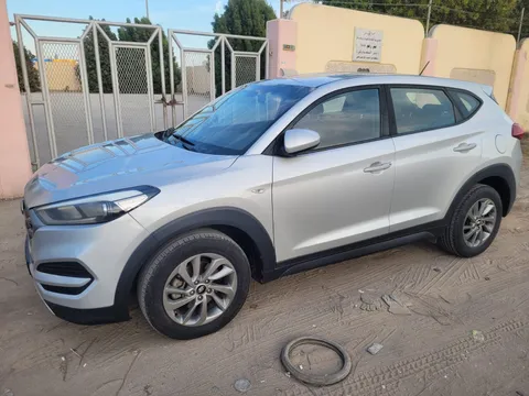 Discover undefined undefined Exterior Interior Images.Find all aspects and details of cars.