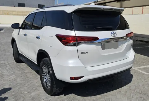 Discover undefined undefined Exterior Interior Images.Find all aspects and details of cars.
