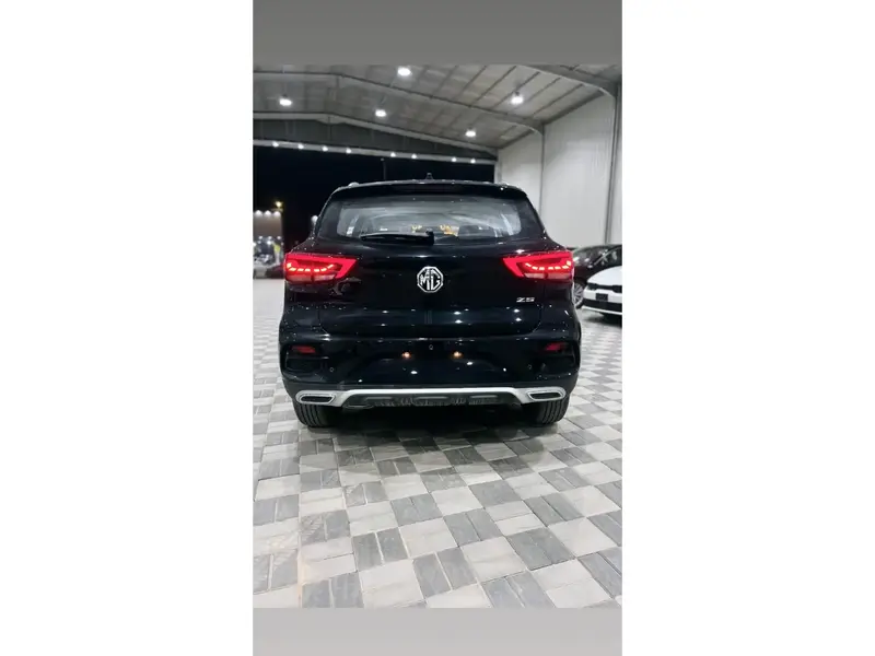Discover undefined undefined Exterior Interior Images.Find all aspects and details of cars.