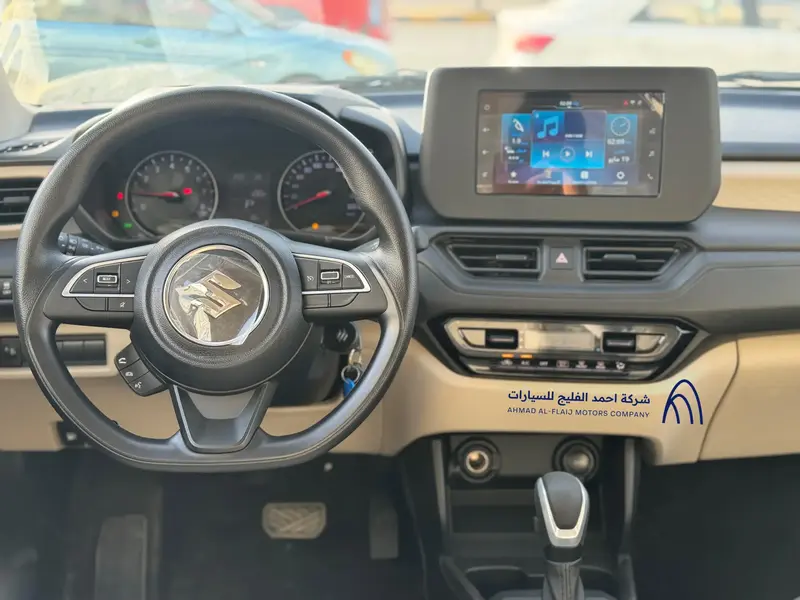 Discover undefined undefined Exterior Interior Images.Find all aspects and details of cars.