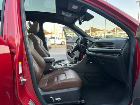 Discover undefined undefined Exterior Interior Images.Find all aspects and details of cars.