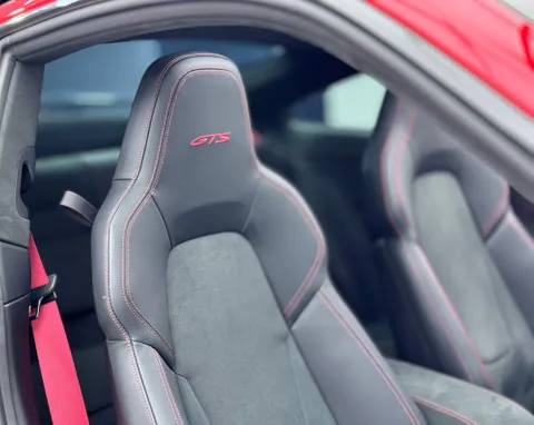 Porsche 911 Carrera GTS 2024