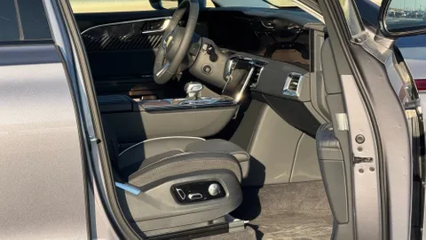 New Hongqi E-HS9 Flagship (7 Seats) 2024