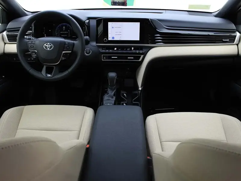 Toyota Camry 2025