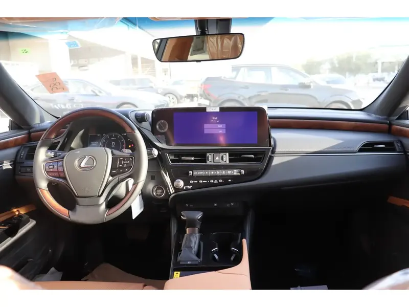 Discover undefined undefined Exterior Interior Images.Find all aspects and details of cars.
