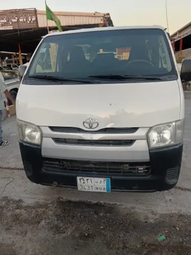 toyota hiace image Toyota Hiace 2014