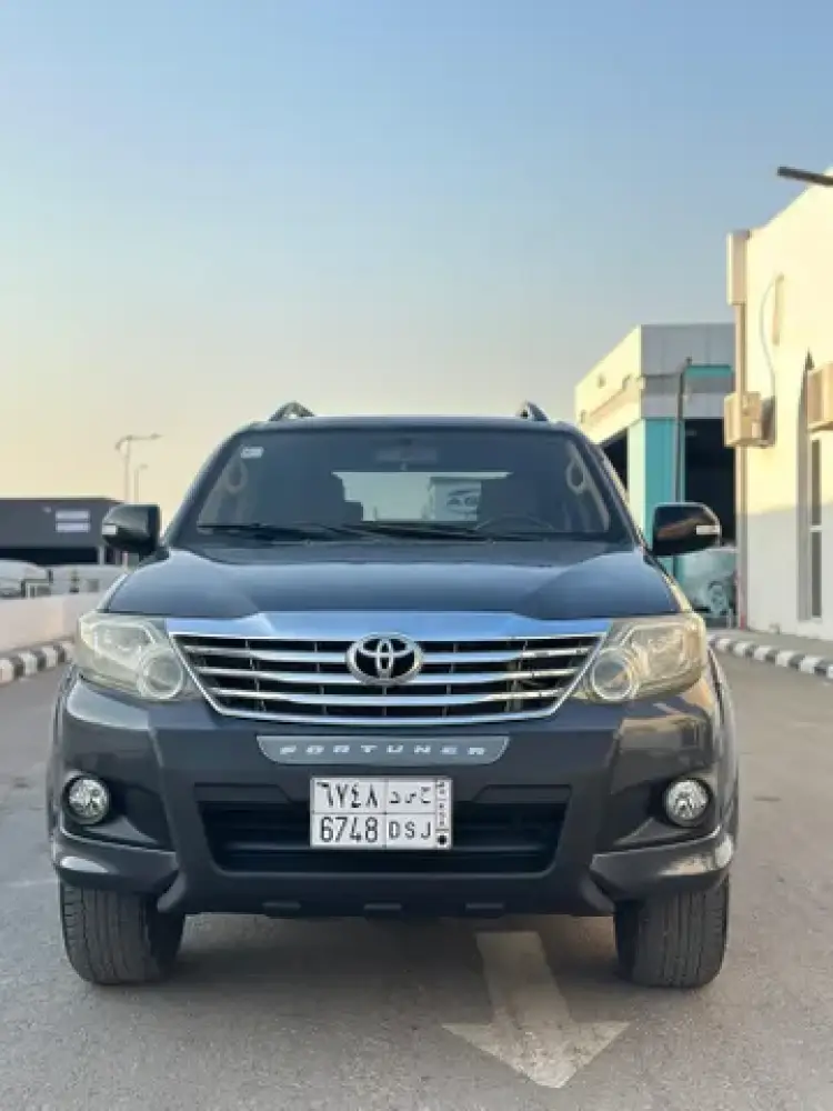 toyota toyota-fortuner image Toyota Fortuner 2014