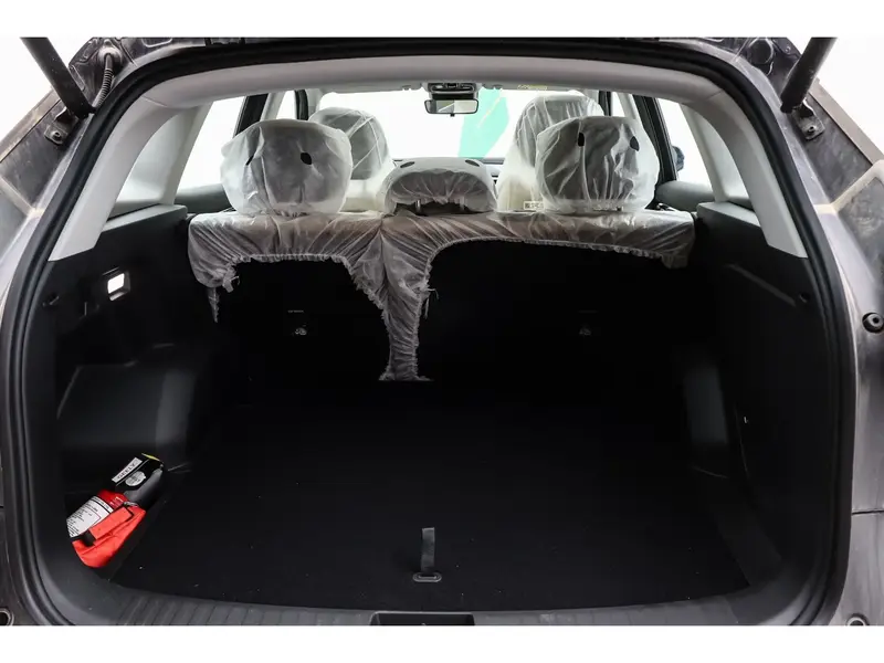 Discover undefined undefined Exterior Interior Images.Find all aspects and details of cars.