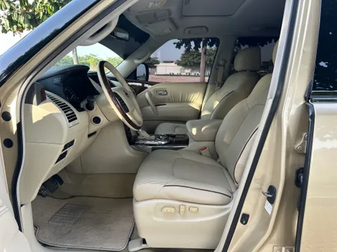 Nissan Patrol 5.6L LE Platinum 2012