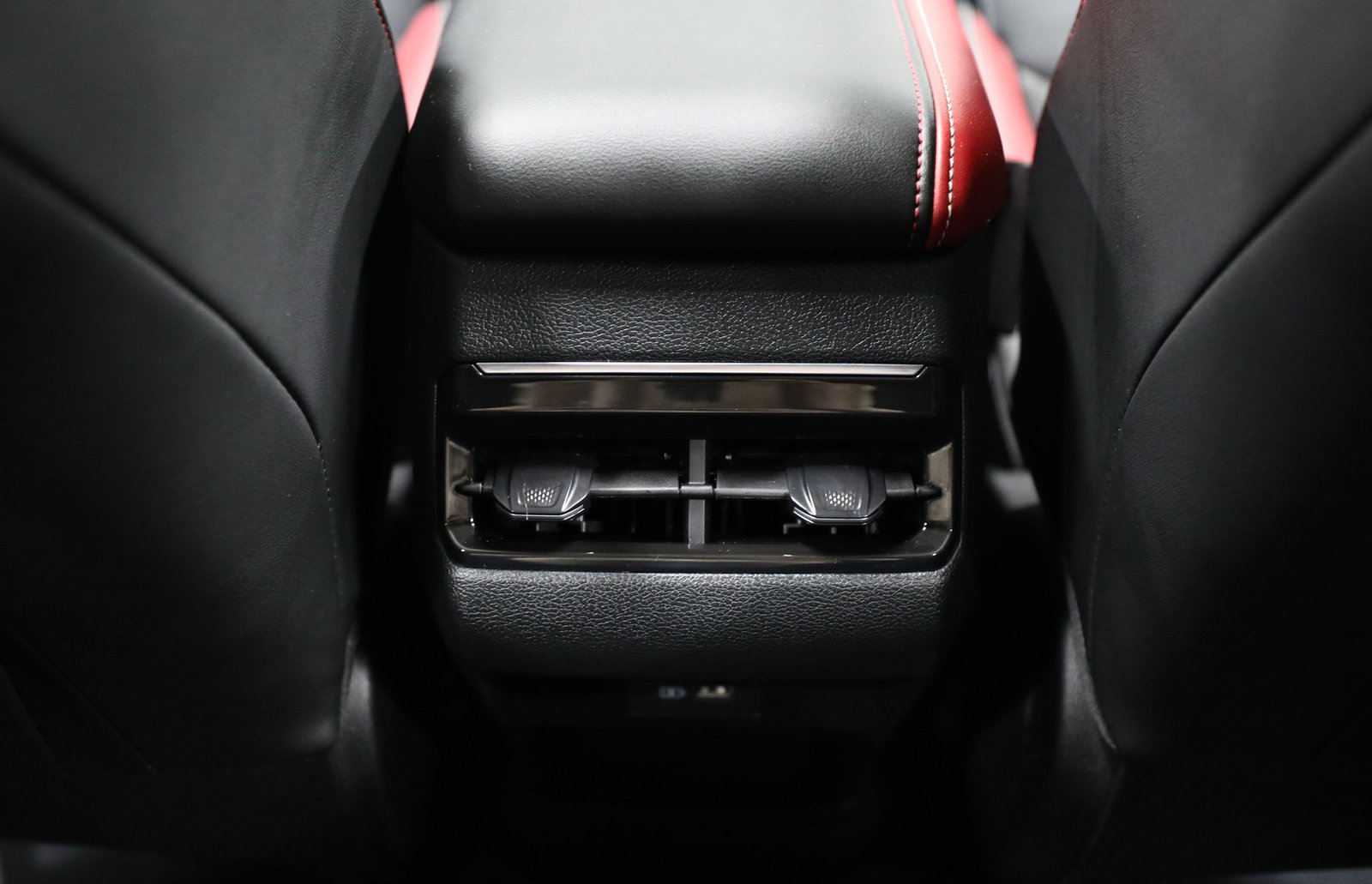 Discover undefined undefined Exterior Interior Images.Find all aspects and details of cars.