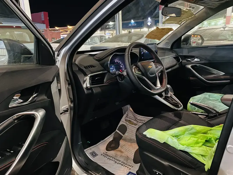 Discover undefined undefined Exterior Interior Images.Find all aspects and details of cars.