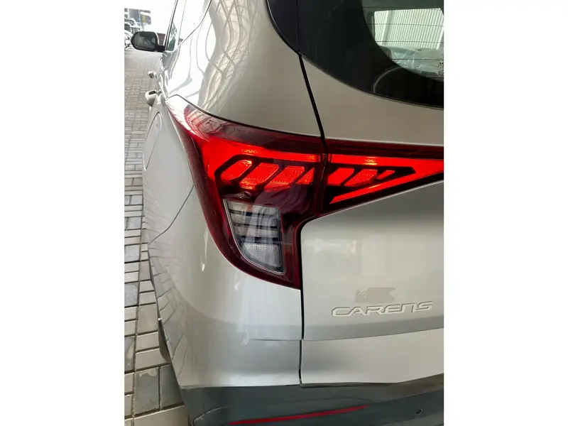KIA Carens 2025