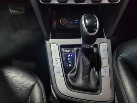 Discover undefined undefined Exterior Interior Images.Find all aspects and details of cars.