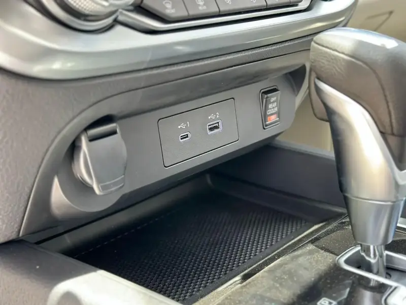 Discover undefined undefined Exterior Interior Images.Find all aspects and details of cars.