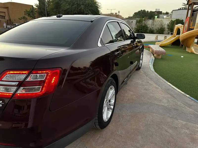Ford Taurus 2018