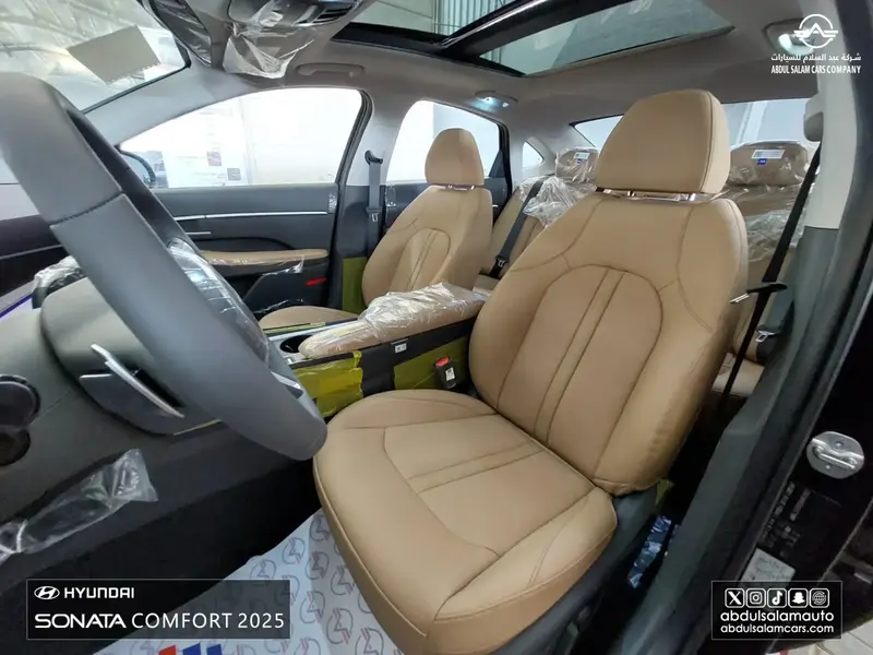 Discover undefined undefined Exterior Interior Images.Find all aspects and details of cars.