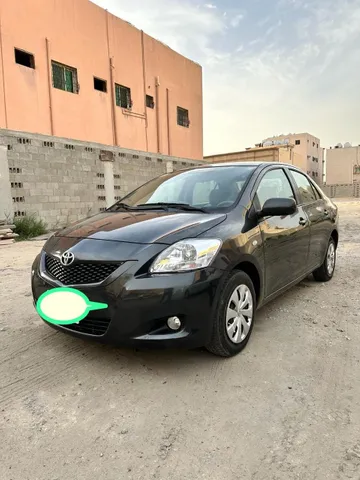 استكشف undefined undefined الصور الخارجية والداخلية. اكتشف جميع جوانب وتفاصيل السيارات.
