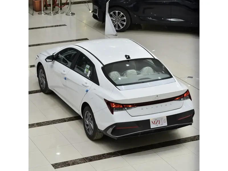 Hyundai Elantra 2025