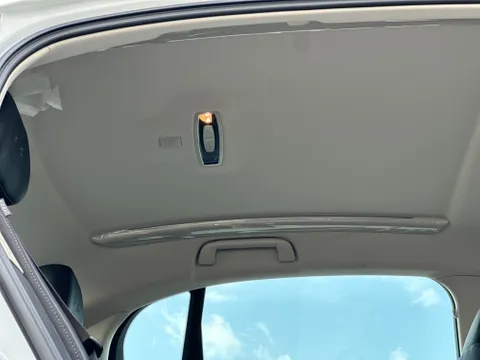 New Hongqi E-QM5 Luxury 2024