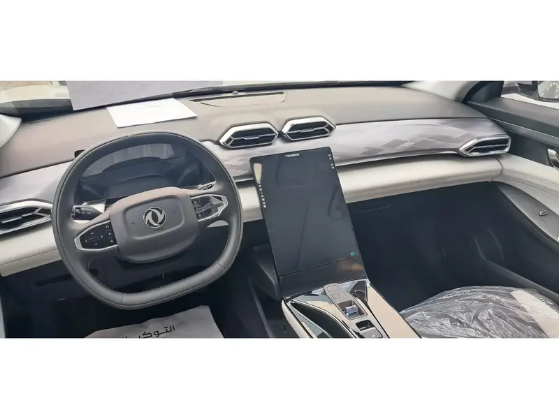 Discover undefined undefined Exterior Interior Images.Find all aspects and details of cars.