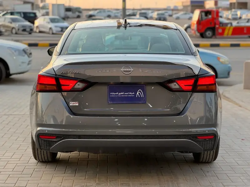 Nissan Altima 2025
