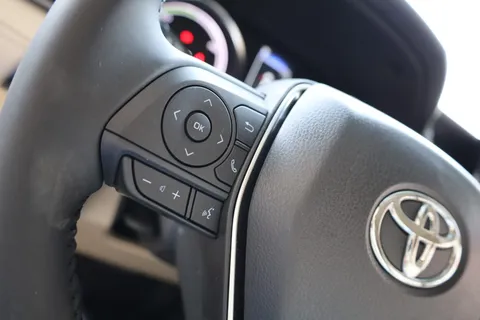 New Toyota Camry 2.5L GLE Hybrid 212 HP 2023
