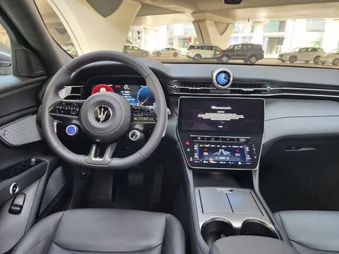 Discover undefined undefined Exterior Interior Images.Find all aspects and details of cars.