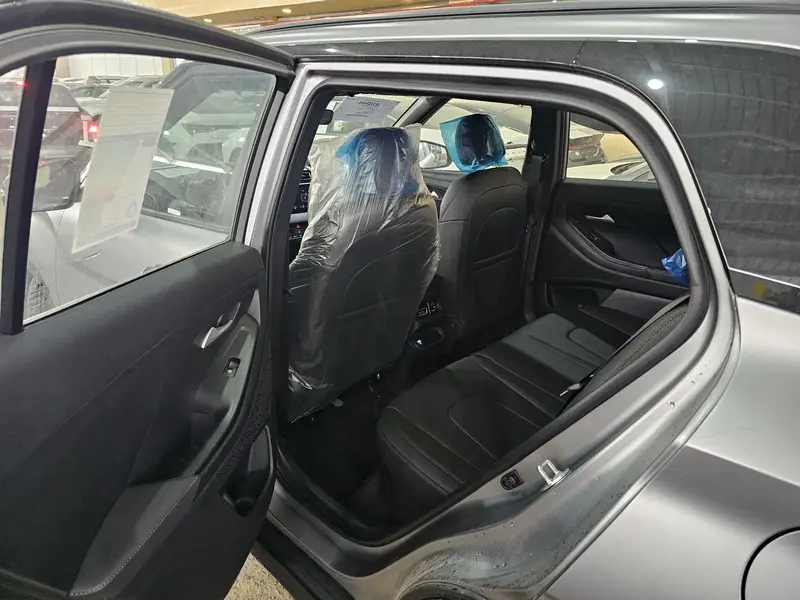 Discover undefined undefined Exterior Interior Images.Find all aspects and details of cars.