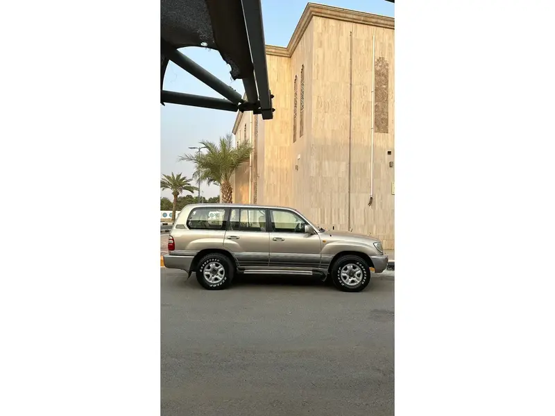 Discover undefined undefined Exterior Interior Images.Find all aspects and details of cars.